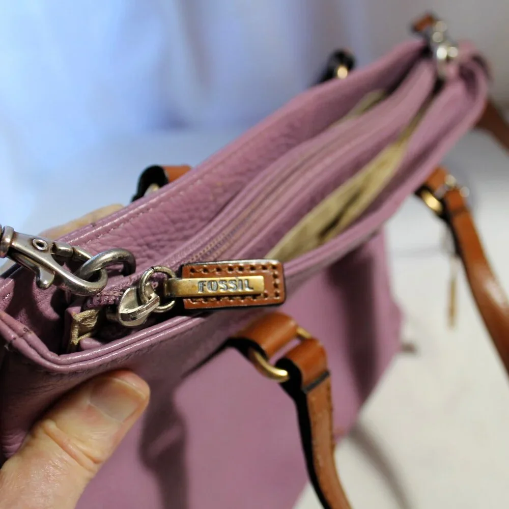 FOSSIL Lavender Pebbled Leather Crossbody w/ Tan Leather Trim, EUC
